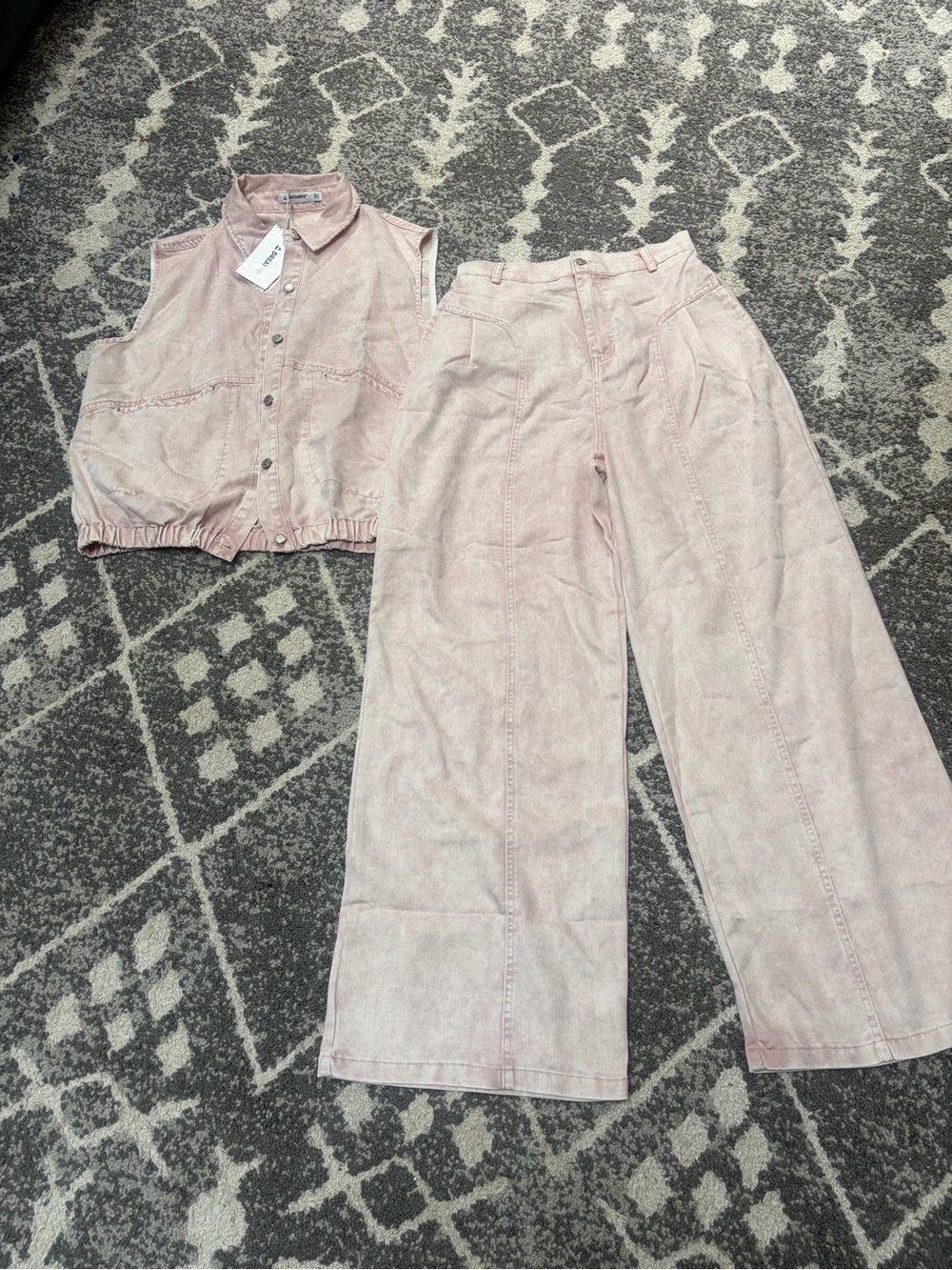 Sleeveless Pink acid wash pink thin material Wide-Leg Pants & Cropped Vest Set.